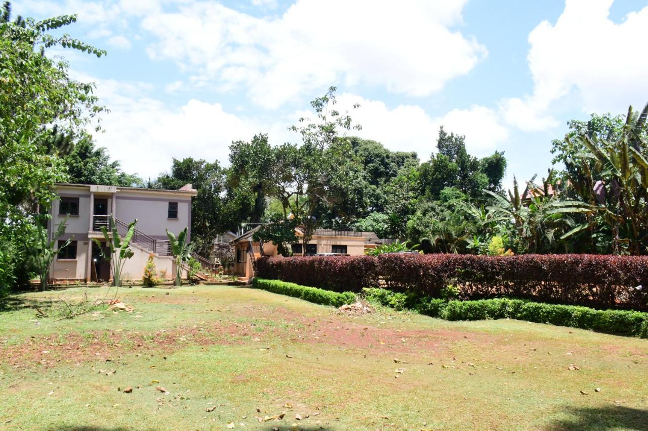 Golden Cherries Guest House Jinja Exterior photo